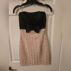 Mendocino Strapless Two-Tone Rosette Dress with Bow Size S